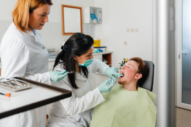 Best Orthodontic Emergency Dentist in Simsbury Center, CT